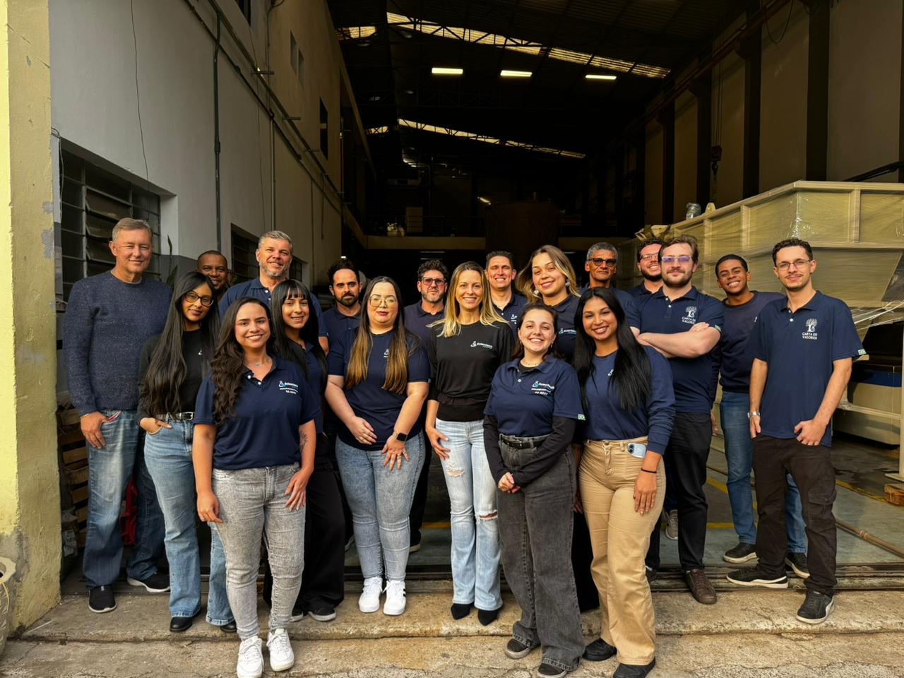 Equipe da Scientech Ambiental reunida na empresa